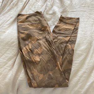LuLu Lemon Beige Camo Align